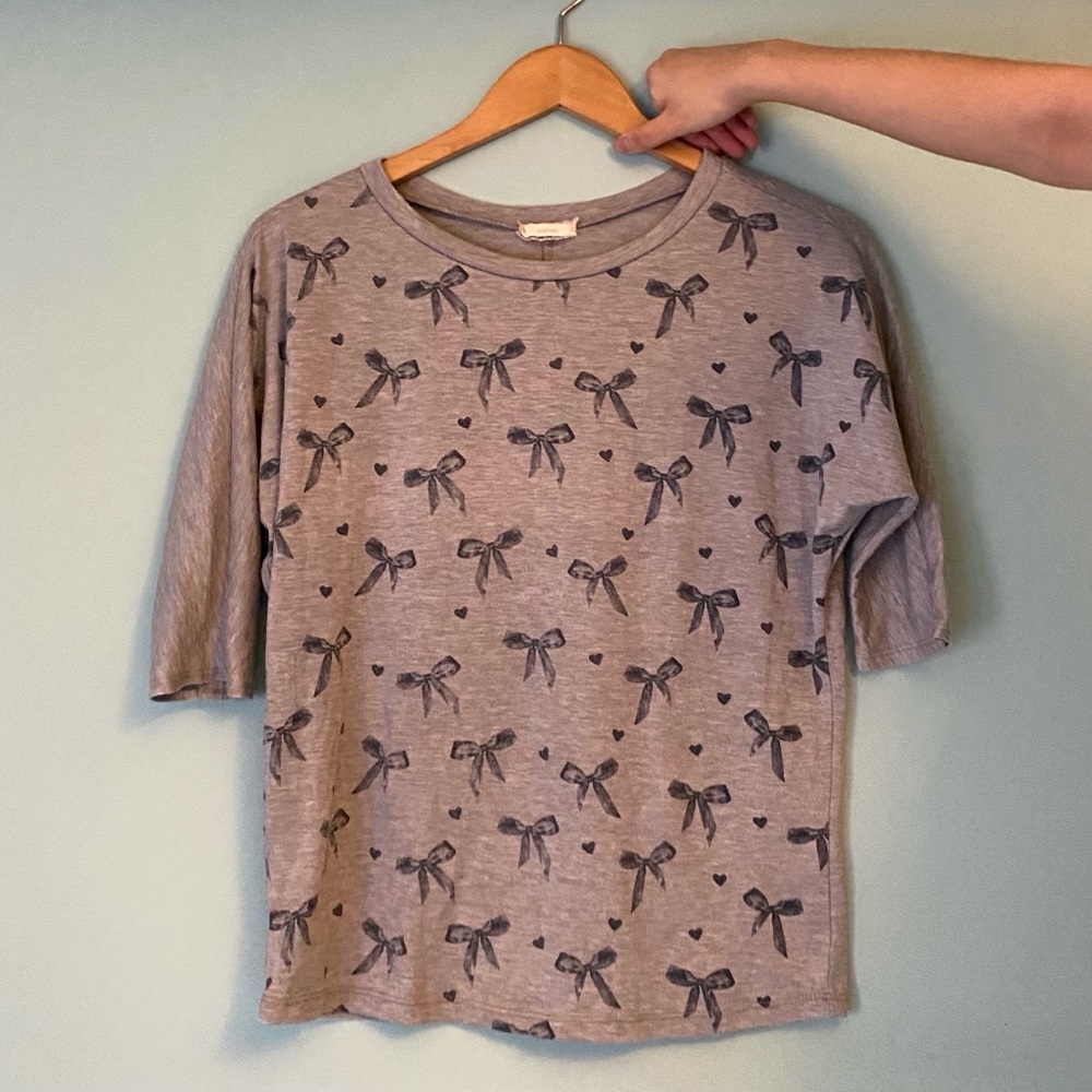 Soprano Gray 3/4 Sleeve Bow Shirt